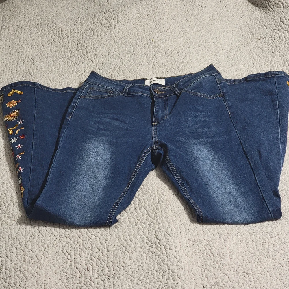 Bamboo Embroidered Flare Boho Jeans 9 Blue Stretch Juniors - Picture 4 of 7